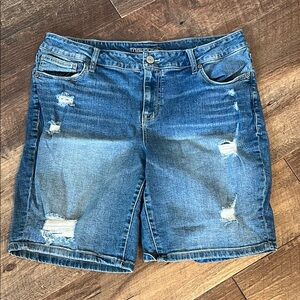Maurices Women's Blue Denim Shorts Sz 14